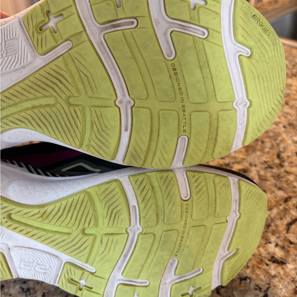 Brooks Adrenaline GTS 23 Black Pink Gray Athletics Sneakers- women’s size 11 - Picture 8 of 12